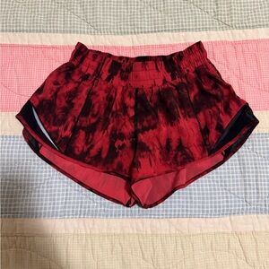 Lululemon Hotty Hot 2.5” tie dye shorts